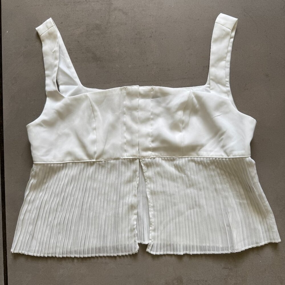 🔥 4 for $20 DEAL 🔥SHEIN | White Pleated Peplum Bustier Top (M) - Picture 2 of 9